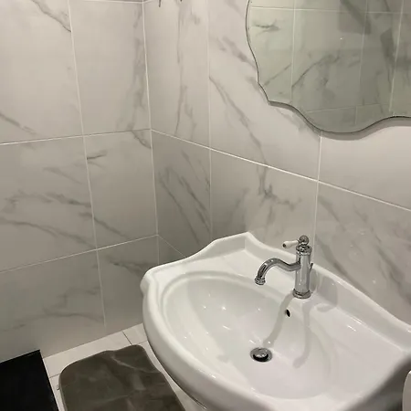 Apartment Chamant T3 Avec Terrasse Au Coeur D'antibes A 10min A Pieds De La Mer